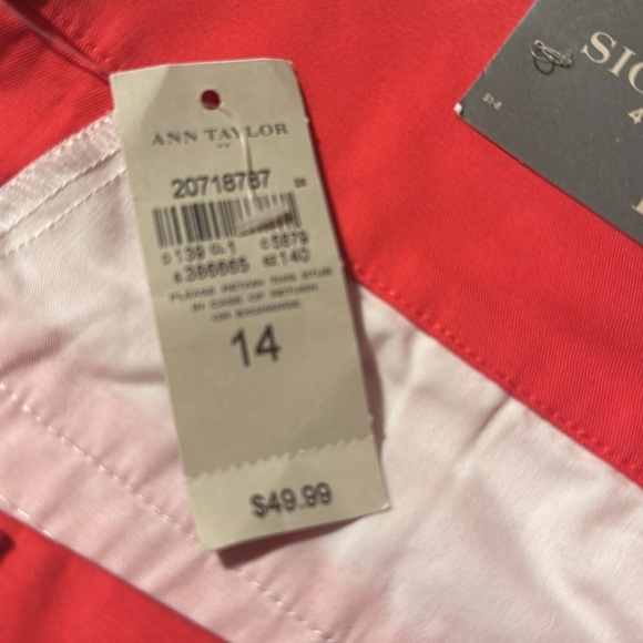 Ann Taylor NWT Signature 4 1/2" Inseam Coral shorts Size 14 - Picture 9 of 9